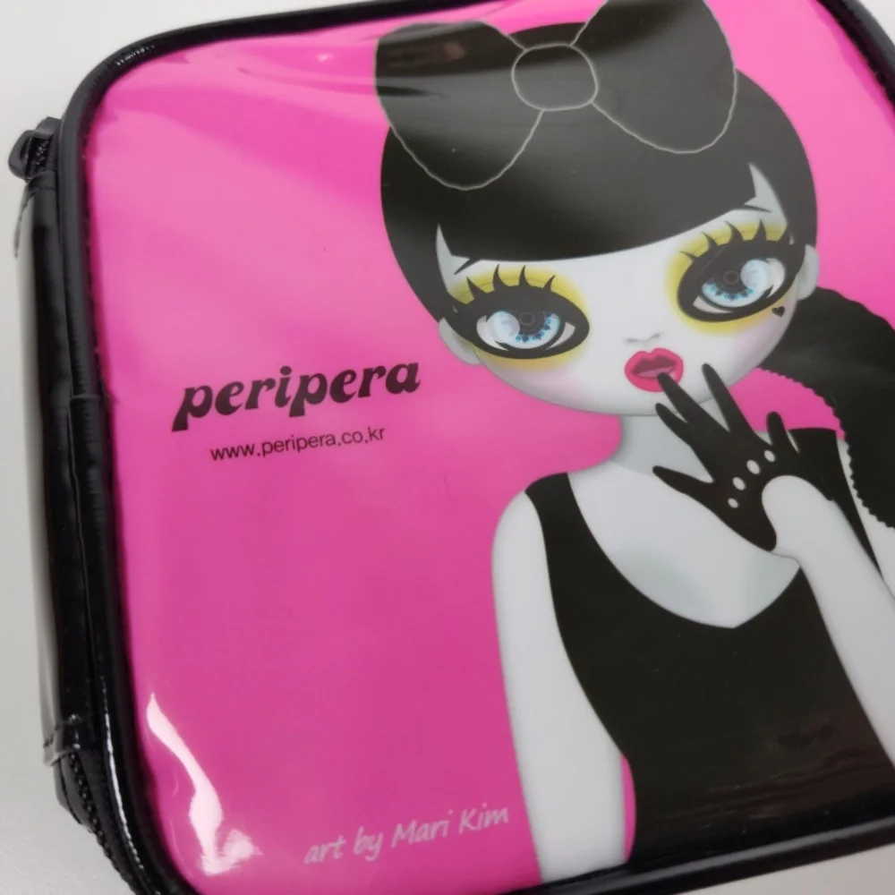 Peripera Makeup Case w/ Mari Kim Graphic Art, Korean 